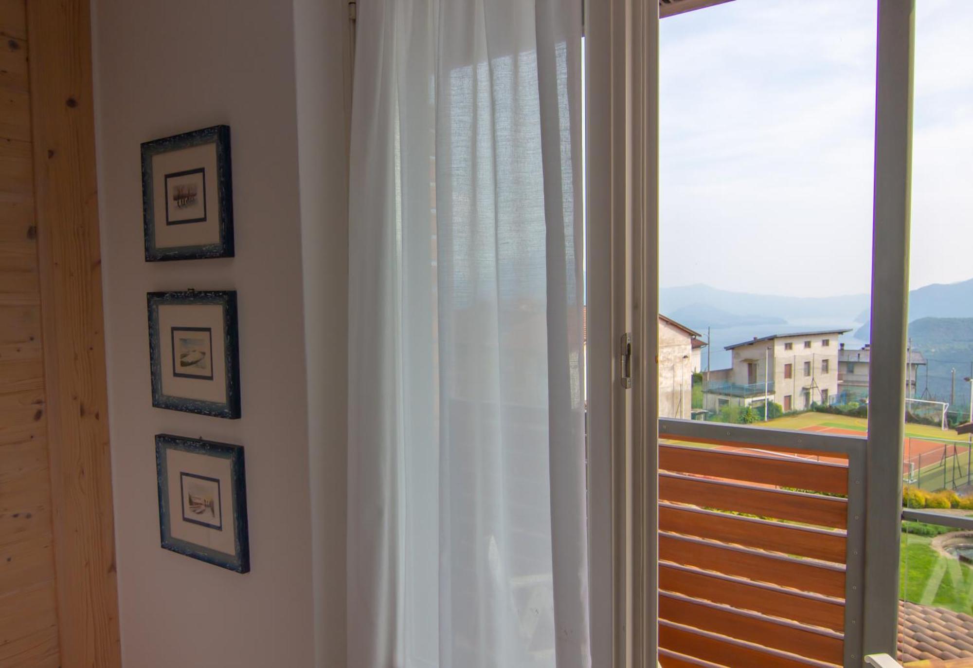 Hotel Miralago Bossico Стая снимка