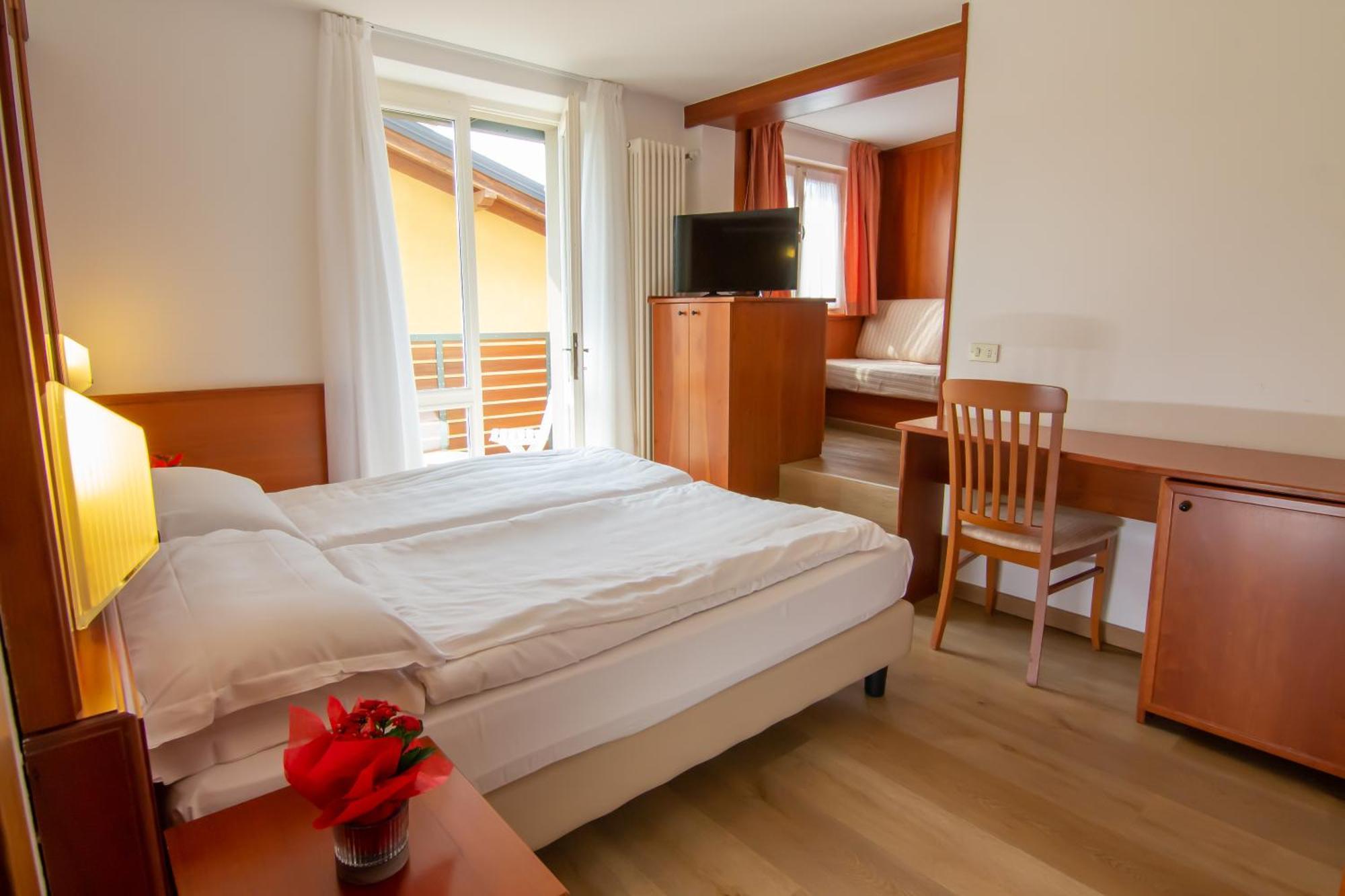 Hotel Miralago Bossico Стая снимка