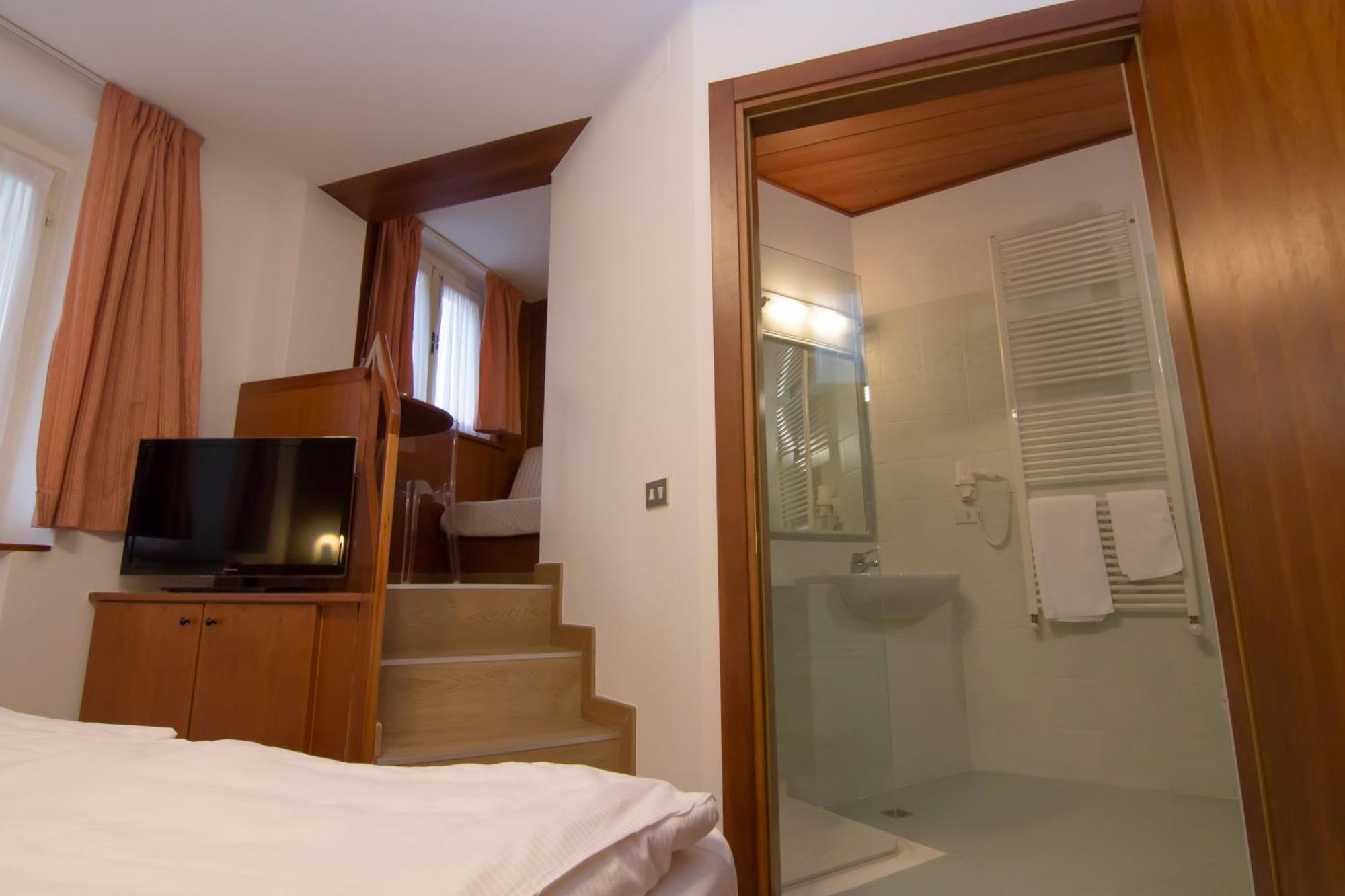 Hotel Miralago Bossico Стая снимка