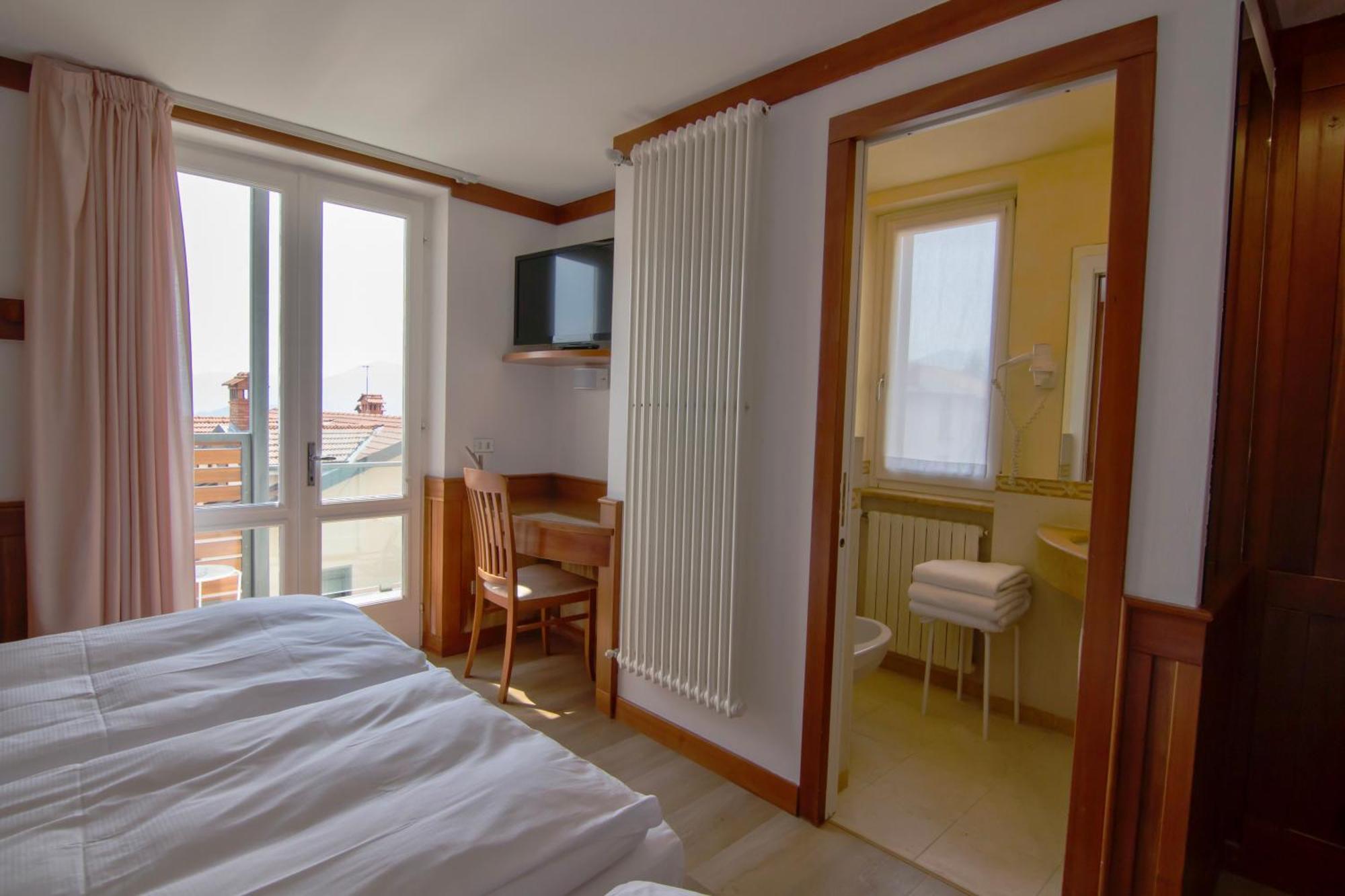 Hotel Miralago Bossico Стая снимка