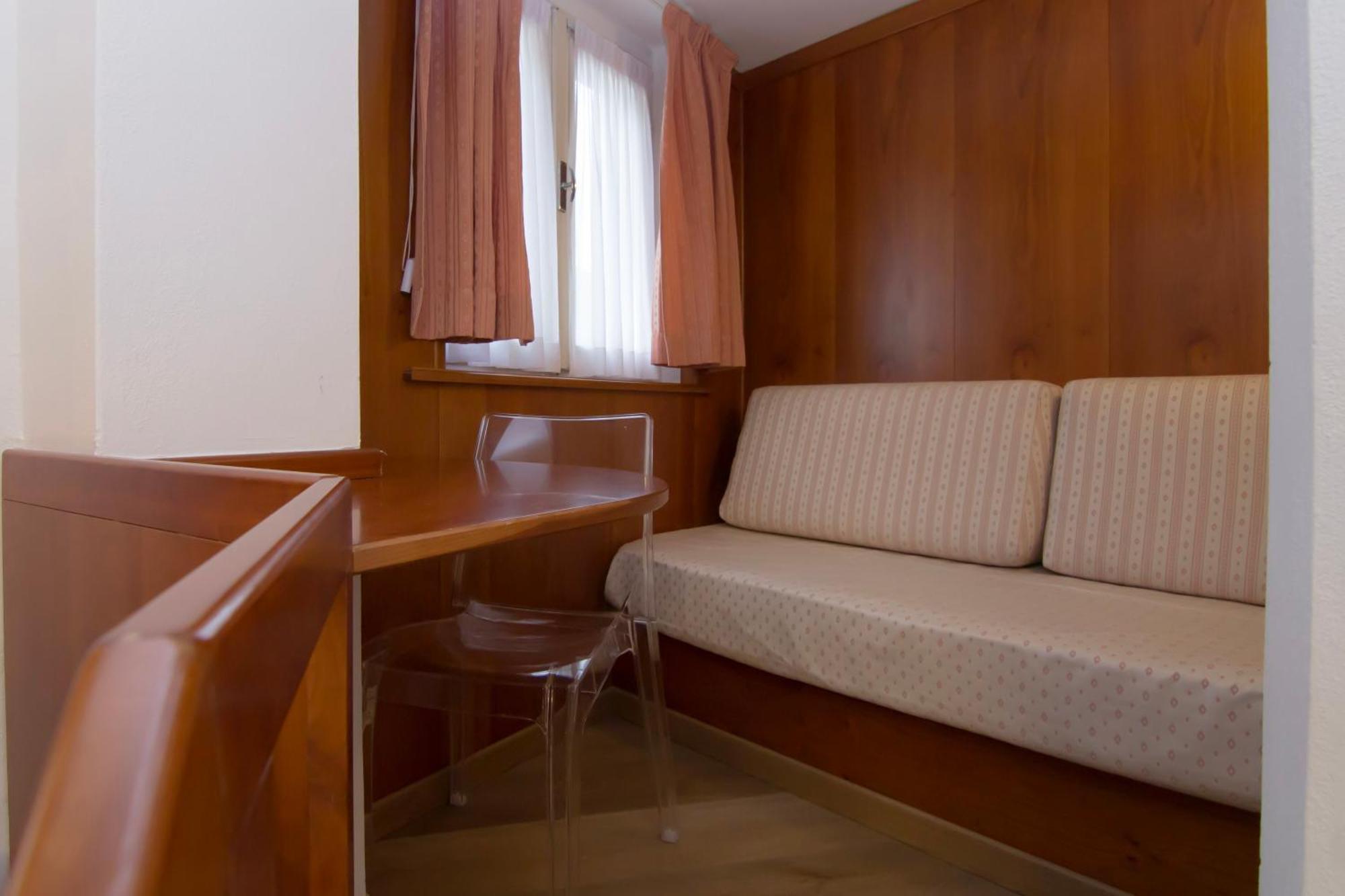 Hotel Miralago Bossico Стая снимка