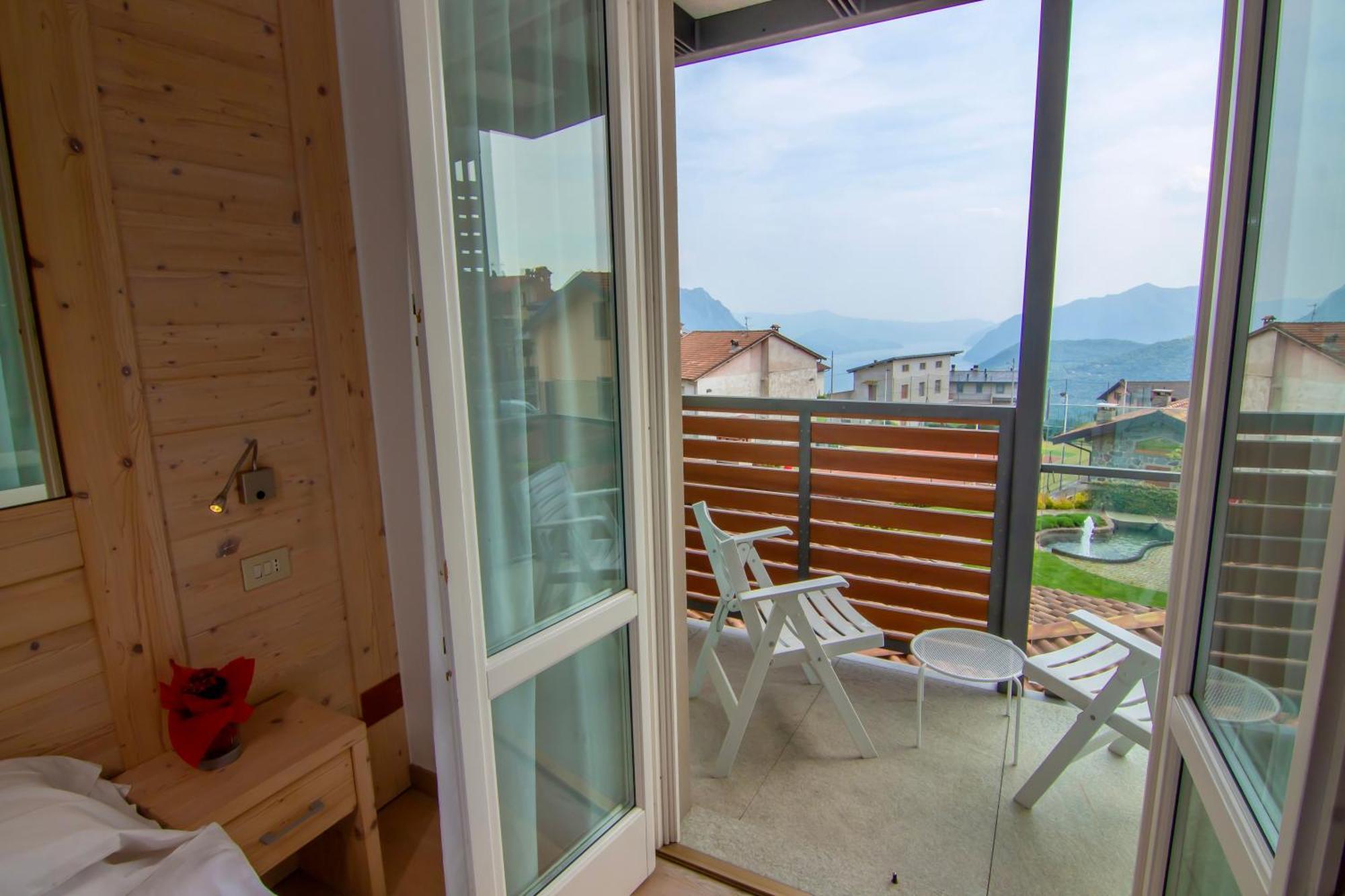 Hotel Miralago Bossico Стая снимка