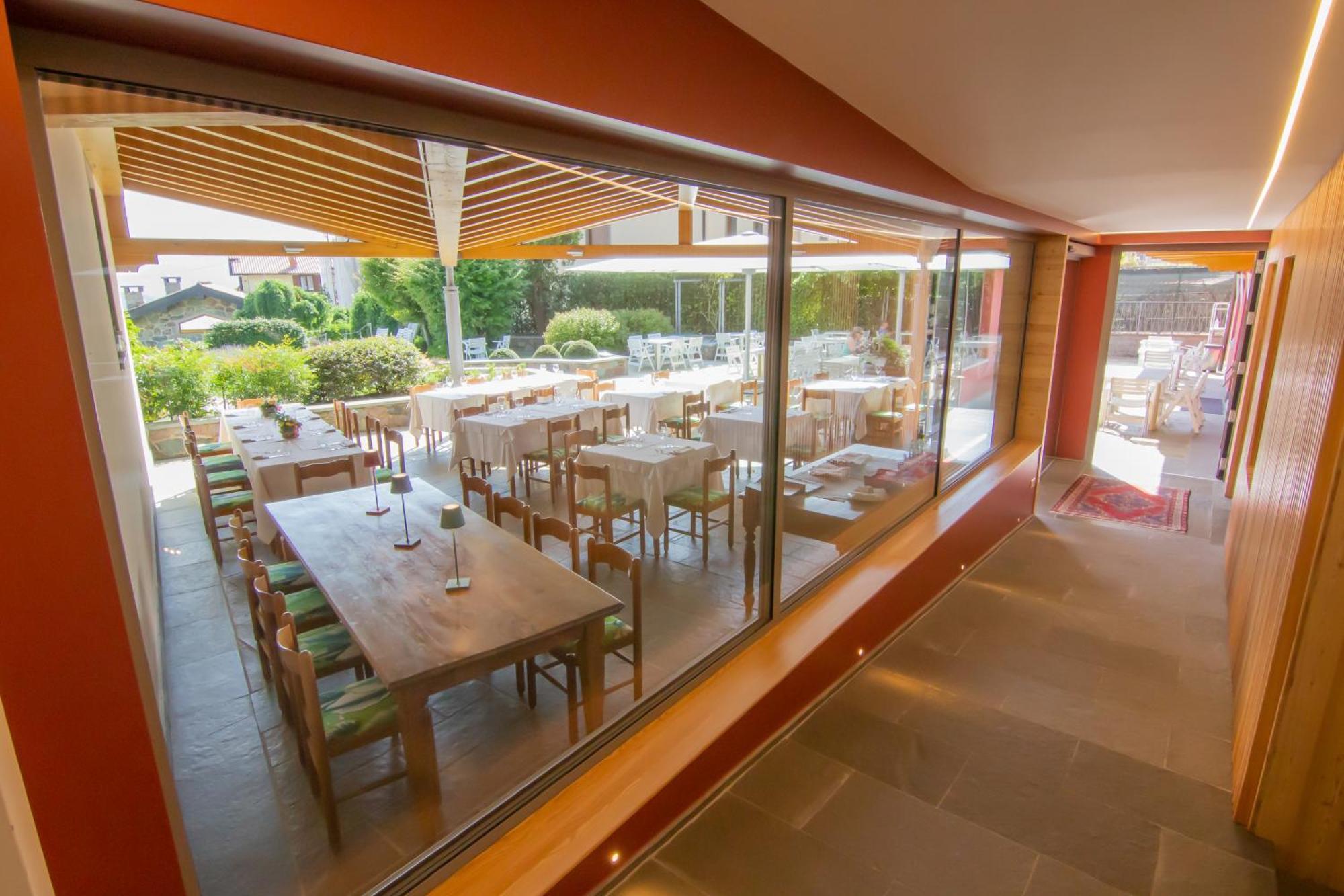 Hotel Miralago Bossico Екстериор снимка