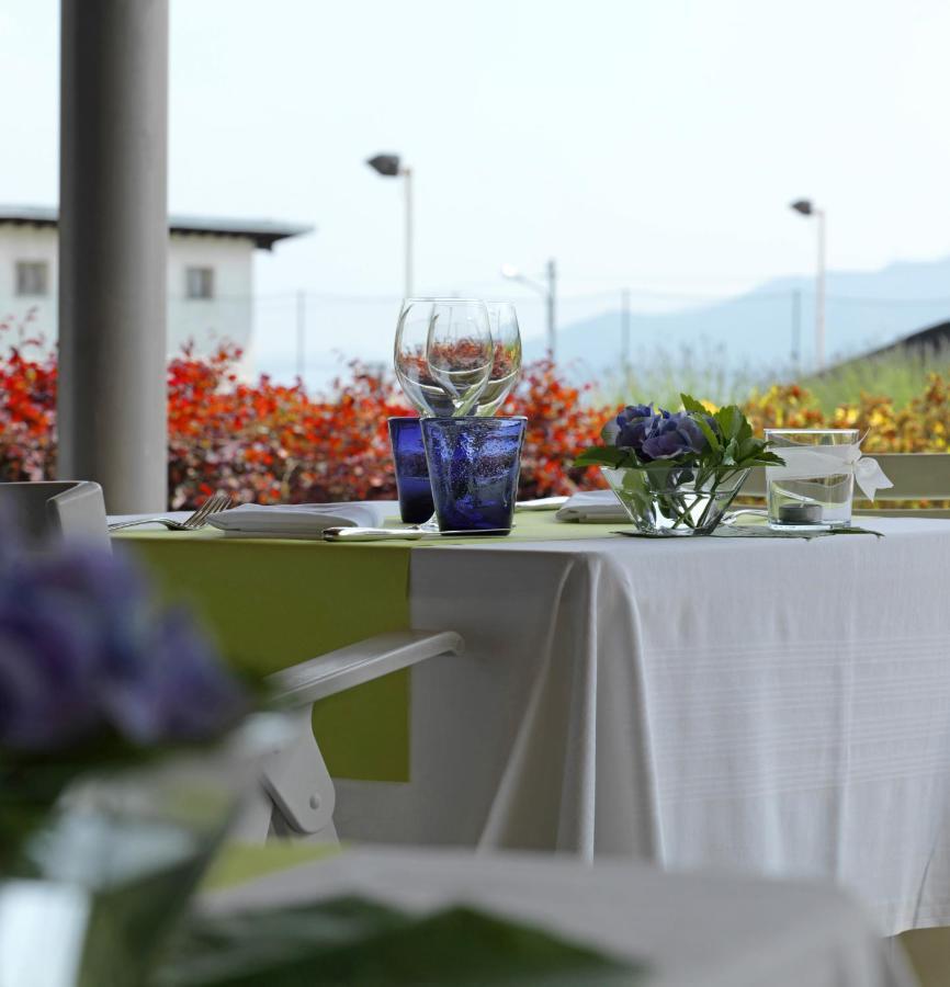 Hotel Miralago Bossico Екстериор снимка